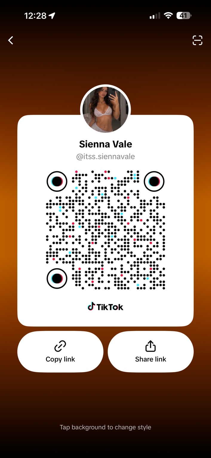 TikTok QR code for Sienna Vale at @itss.siennavale
